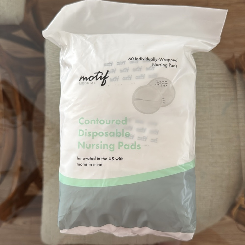 3/$15 🌸 60 Motif Nursing Pads Disposable Contoured Breastfeeding Supplies